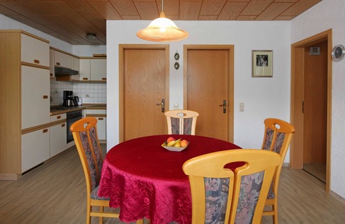 Vogtsburg Apartment | Double room yellow - Winery Baumer