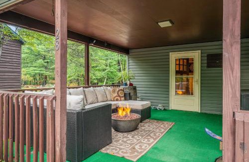 Lake Harmony House | Double Diamond Lodge by AvantStay Group Escape w Firepit Patio Activities