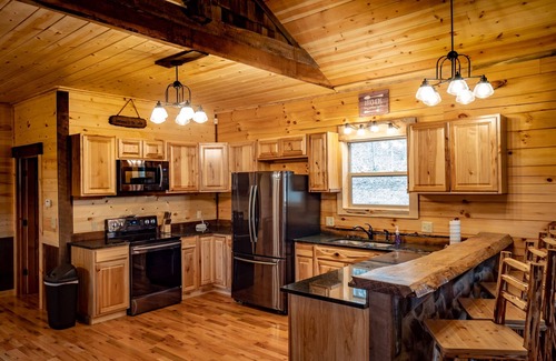 Logan Cabin | Double Down Lodge by The Inn & Spa at Cedar Falls