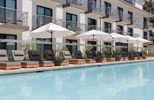 Inglewood House | Double Full Room with Balcony, The Lüm Hotel, Outdoor Pool, Near LAX