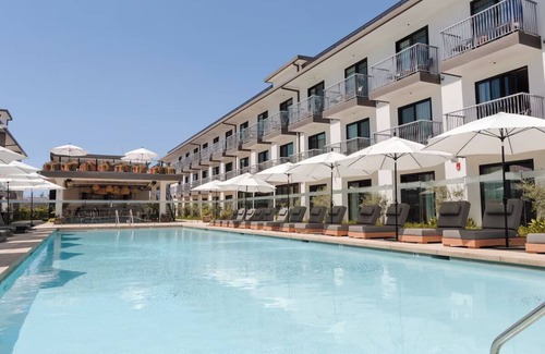 Inglewood House | Double Full Room with Balcony, The Lüm Hotel, Outdoor Pool, Near LAX