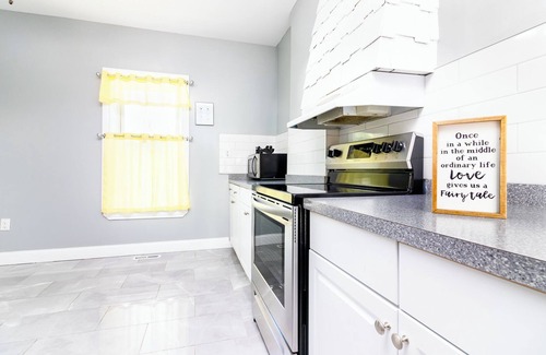 Niagara Falls House | Double House Rental – 11Br Perfect For Big Groups