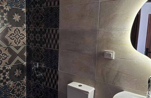 Giza Governorate Apartment | Double or Twin Room with Mountain View
