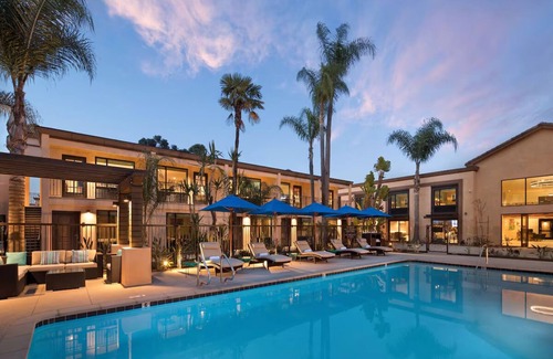 Harbor House | Double Queen Room, The Cove Hotel, Poolside Luxury and Outdoor Fireplace