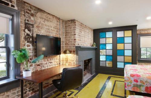 Historic District - North House | Double Queen Suite 1st Floor Boutique Hotel