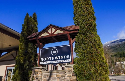 Revelstoke Hotel | Double Queen Suite Pet Friendly