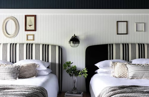 Ocean Point Hotel | Double Queen w/Porch | Bluebird Ocean Point Inn | Private Beach Access