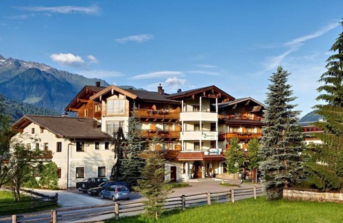 Bramberg am Wildkogel Apartment | Double room "Granat" - Tauernblick, Emerald Hotel