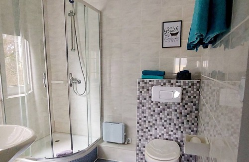 Clausthal-Zellerfeld Cottage | Double room (room 4) - Pension Holl and Boll at the Hexenstieg