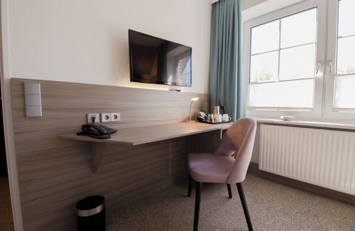 Dorumer Neufeld Apartment | Double room 112. Modern design and close to the beach.