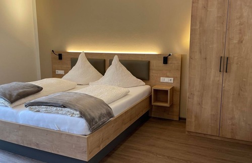 Wolf Cottage | Double room 1 - guest and wine house Haus Schatzgarten