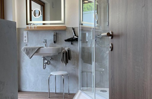 Wolf Cottage | Double room 1 - guest and wine house Haus Schatzgarten