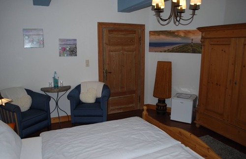 Langenhorn Bed & Breakfast | Double room 1 night double bed - Pension - Hotel (garni) ALTES PASTORAT
