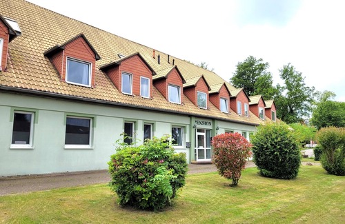 Parow Apartment | Double room/2-bed room 05 ground floor - Gästehaus Am Schloss