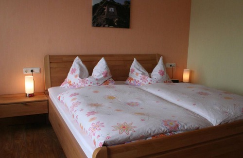 Uerzig Bed & Breakfast | Double room 3 - Wine and guest house Hermann-Josef Schmitz