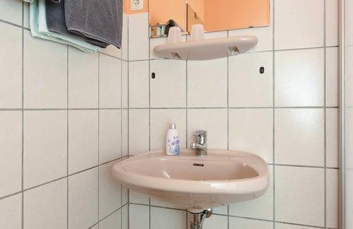 Esens Cottage | Double room Aal in the Hotel-Pension Altes Siel - Double room Aal with terrace