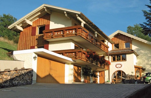 Jungholz House | Double room/B & B Enzian with south-facing balcony - Landhaus Windrose