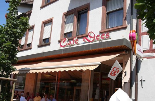 Ettenheim Cottage | Double room B with shower and toilet - Hotel Deutscher Hof