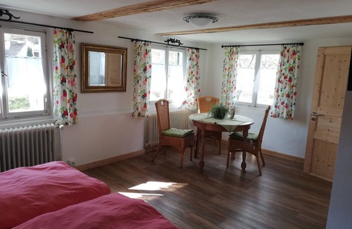Rettenberg Resort | Double room-Classic-Private Bathroom-Countryside view-Klatschmohnzimmer