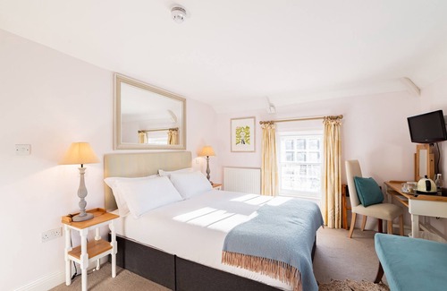 Hurstbourne Tarrant House | Double Room - Deluxe - Ensuite with bath and shower