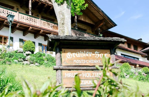 Steinbach am Attersee Apartment | Double room ESCHE with balcony and lake view - Grablerhof