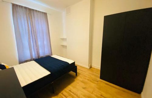 Brent House | Double Room in Prime Zone 2 Location