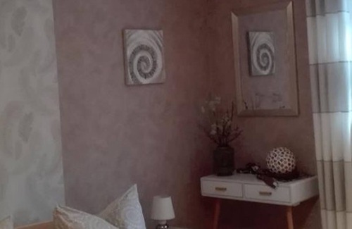 Anschau Apartment | Double room (in the basement) with shared bathroom / toilet - Ferienwohnung Familie Schmitz