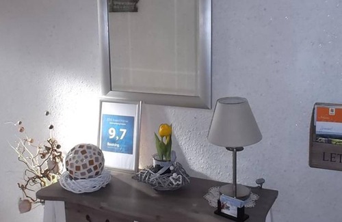 Anschau Apartment | Double room (in the basement) with shared bathroom / toilet - Ferienwohnung Familie Schmitz