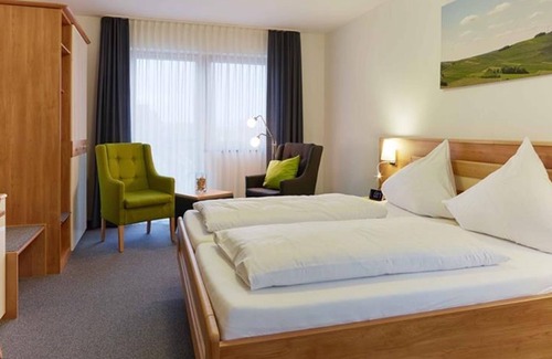 Veldenz Bed & Breakfast | Double room "Inner courtyard" - Weinhaus am Schieferfels
