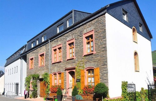 Veldenz Bed & Breakfast | Double room "Inner courtyard" - Weinhaus am Schieferfels