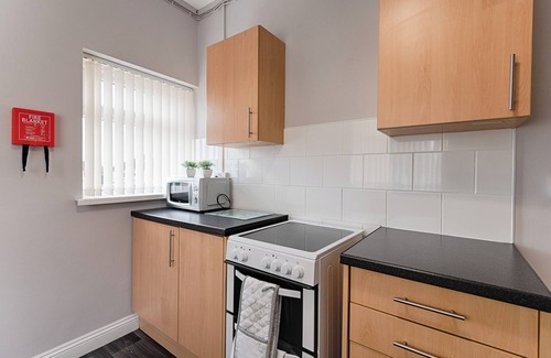Loughor Apartment | Double Room, Kitchen, Parking