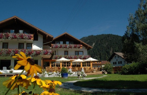 Unterjoch Cottage | Double room Plus (with balcony) - Hotel Anneliese
