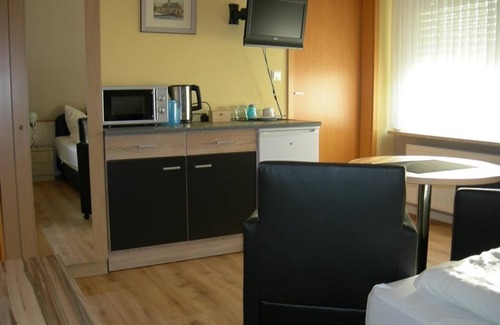 Emden Bed & Breakfast | Double room, shower, toilet - Bastan - house Katharina