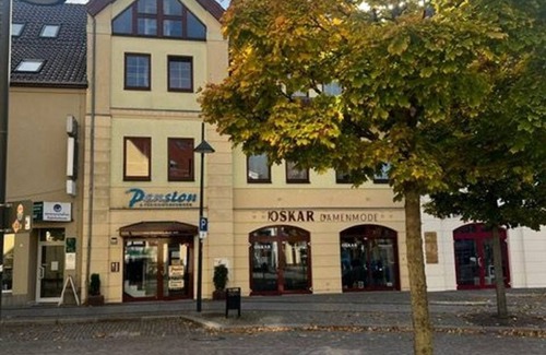 Lubben Cottage | Double room street side, WC/shower - Pension am Markt