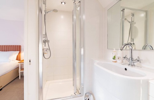 Hurstbourne Tarrant House | Double room-Standard-Ensuite with Shower