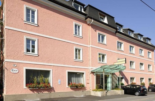 Elisabeth-Vorstadt House | Double room standard with shower and bath, toilet - clipper, hotel
