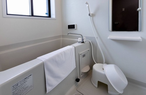 Higashiyama Hotel | Double Room Street view
