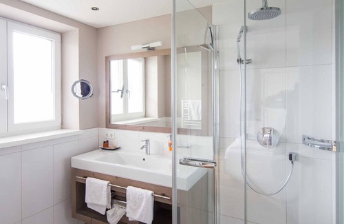 Unterach am Attersee House | Double room with balcony, without lake view - Attersee 7 - Hotel STADLER am Attersee, your lakeside hotel in the
