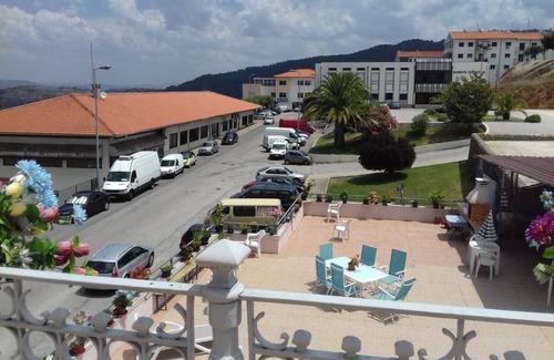 Armamar House | Double Room with Balcony and Extra Bed