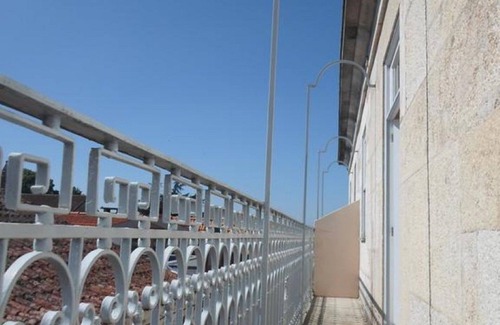 Armamar House | Double Room with Balcony and Extra Bed