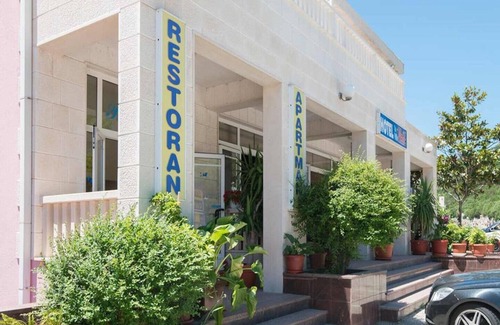 Neum Apartment | Double Room with balcony and breakfast