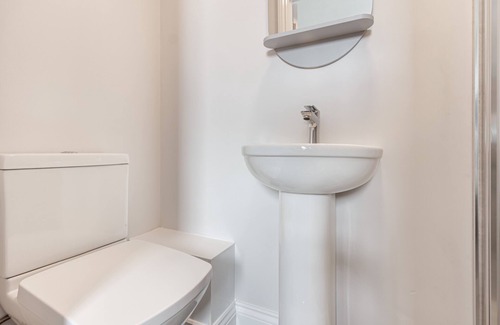 Grimley Apartment | Double Room with En-suite