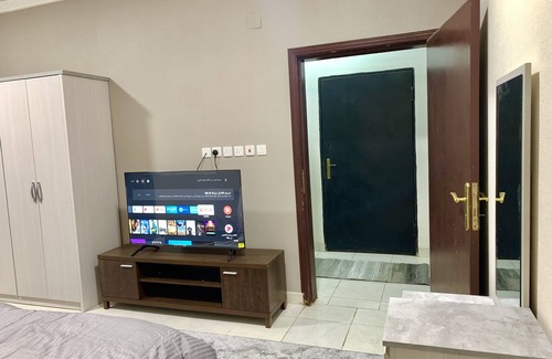 Riyadh Apartment | Double room with private bathroom, separate entrance and self-entry