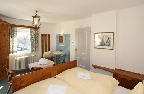 Bruck an der Grossglocknerstrasse Other | Double room with shared shower and toilet - Alpenblick, Gästehaus