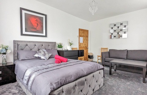 Stepney Green House | Double Room with Shared bathroom