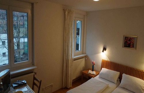 Unterwiehre-Nord House | Double room with shower and WC