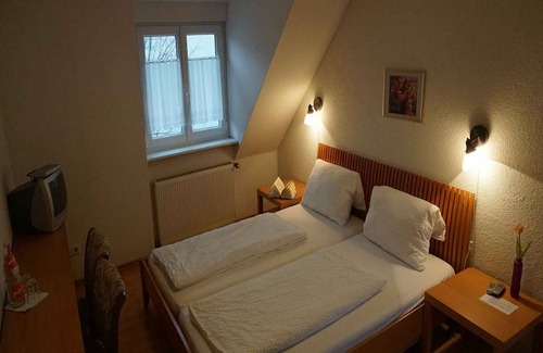 Unterwiehre-Nord House | Double room with shower and WC