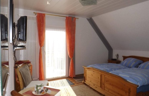 Kaimt Bed & Breakfast | Double room with shower/WC/balcony - Winzerhaus Haas-Lenz