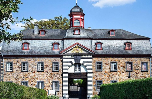 Burgbrohl House | Double room with shower/WC - Burgbrohl Castle