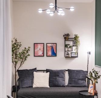 Nepszinhaz negyed Apartment | Double Shot